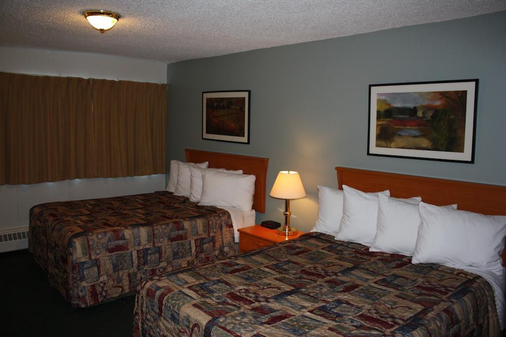 Northwoods Inn & Suites Saskatoon Ngoại thất bức ảnh