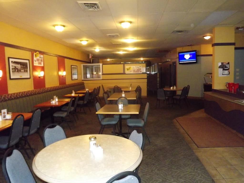 Northwoods Inn & Suites Saskatoon Ngoại thất bức ảnh